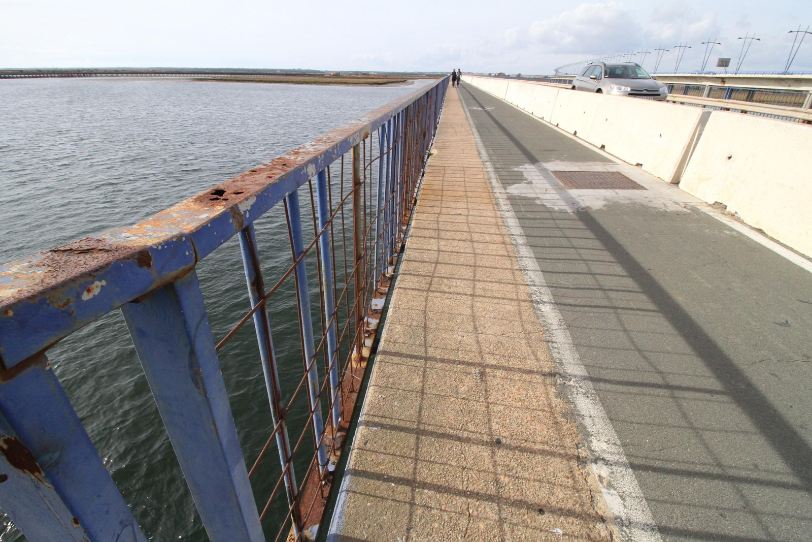 Imágenes del mal estado del puente Sifón.