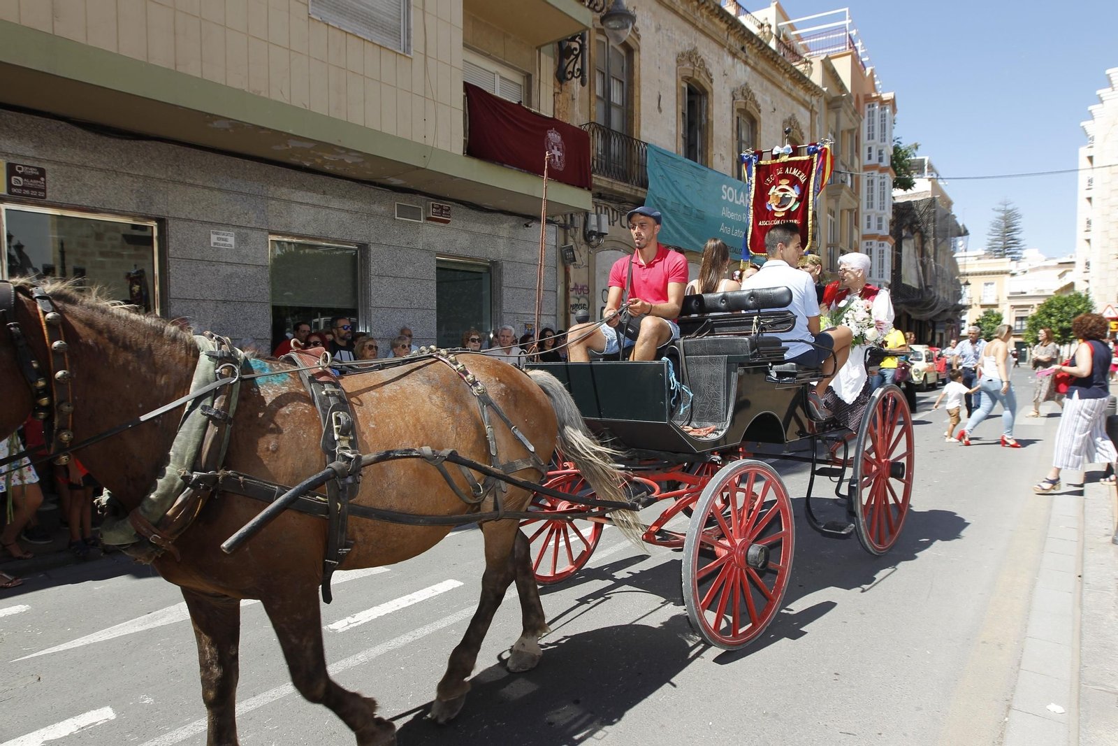 Fotogalería ofrenda floral a la Virgen del Mar. Feria de Almería 2019