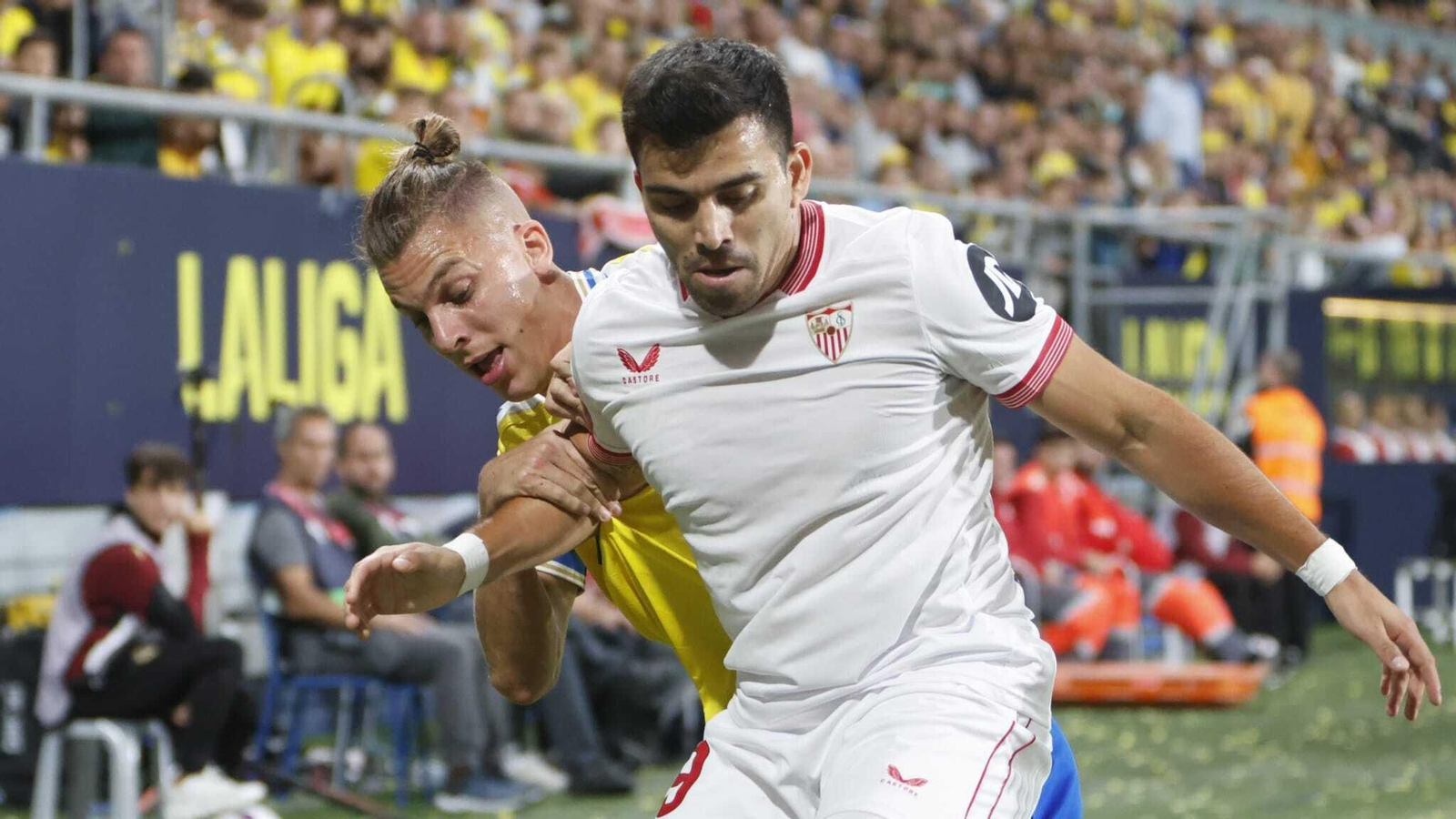 Búscate entre las imágenes del partido Cádiz Cf - Sevilla