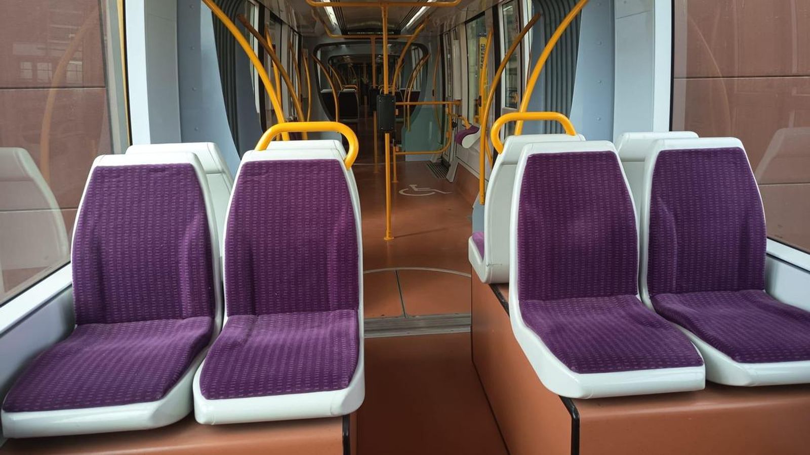 Interior del tranvía de Jaén.