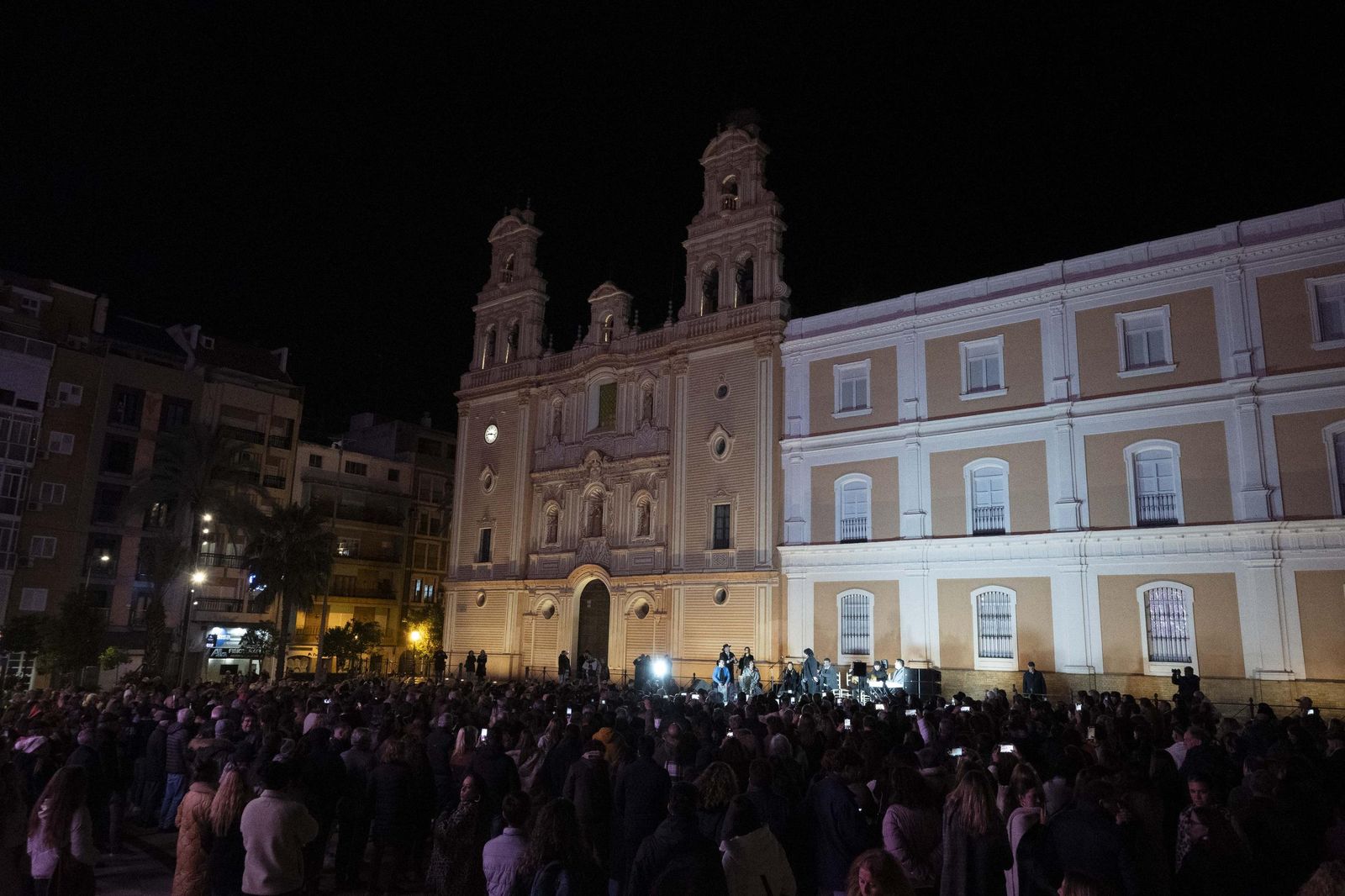 Imágenes de la zambomba en la Plaza de La Merced