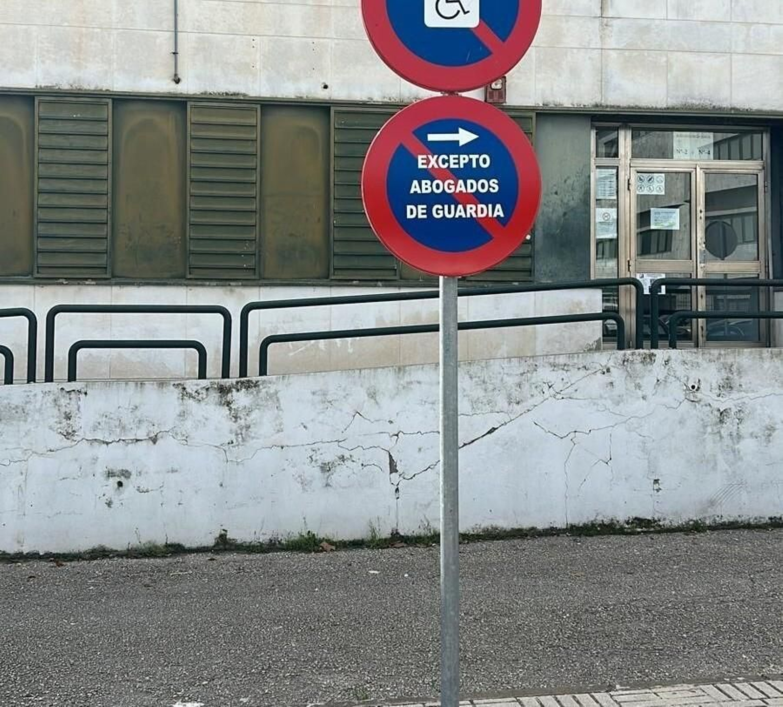 Plaza de aparcamiento para los abogados de guardia de Jerez