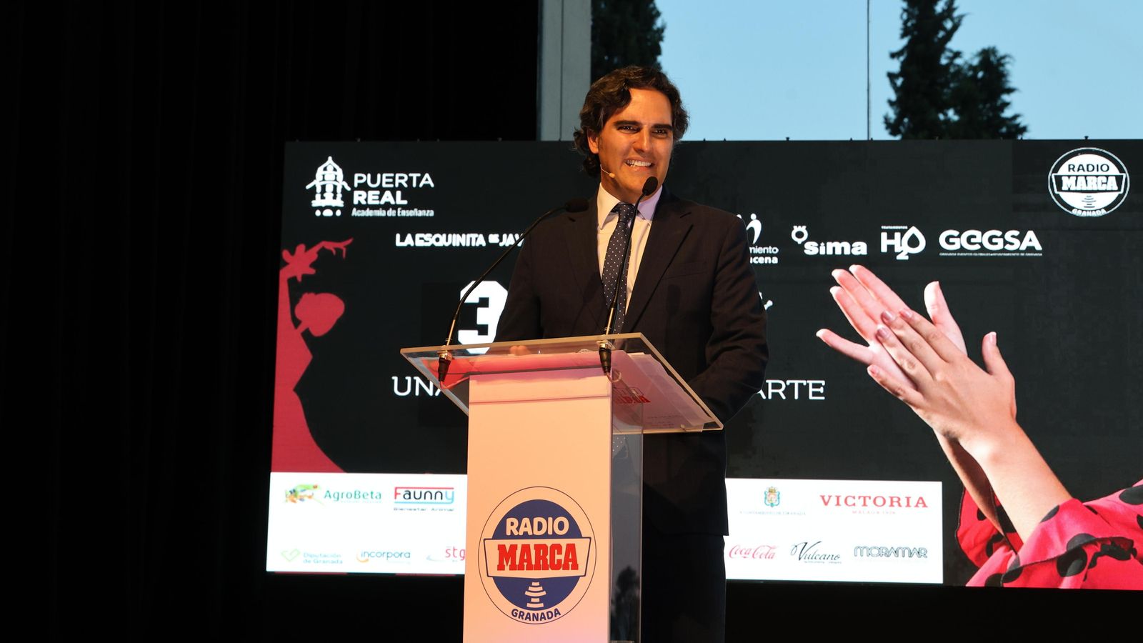 El redactor jefe de Radio Marca Granada, Rafa Sahuquillo fue el presentador de la gala por tercer año consecutivo.
