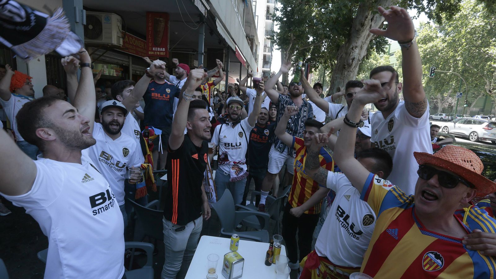 Espectaculares imágenes de la afición del Valencia