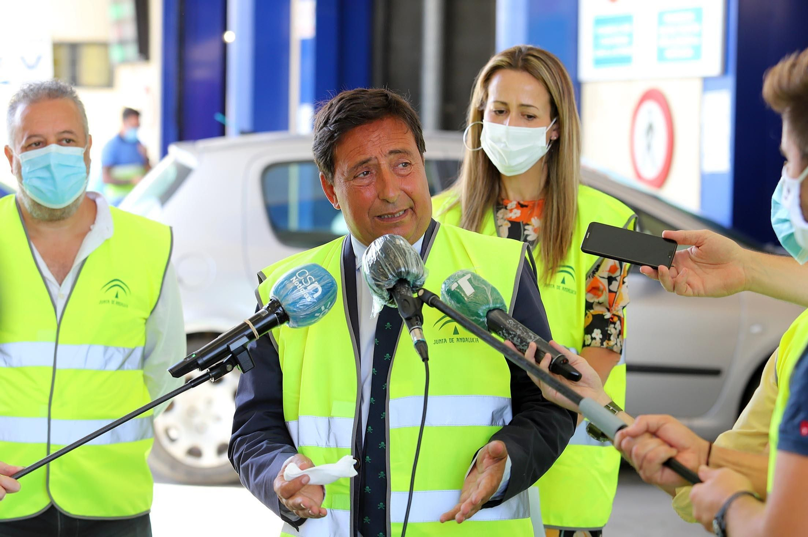 Imágenes de la Estación de Inspección Técnica de Vehículos (ITV) tras la visita de Bella Verano y Francisco José Delgado,  director general de Veiasa