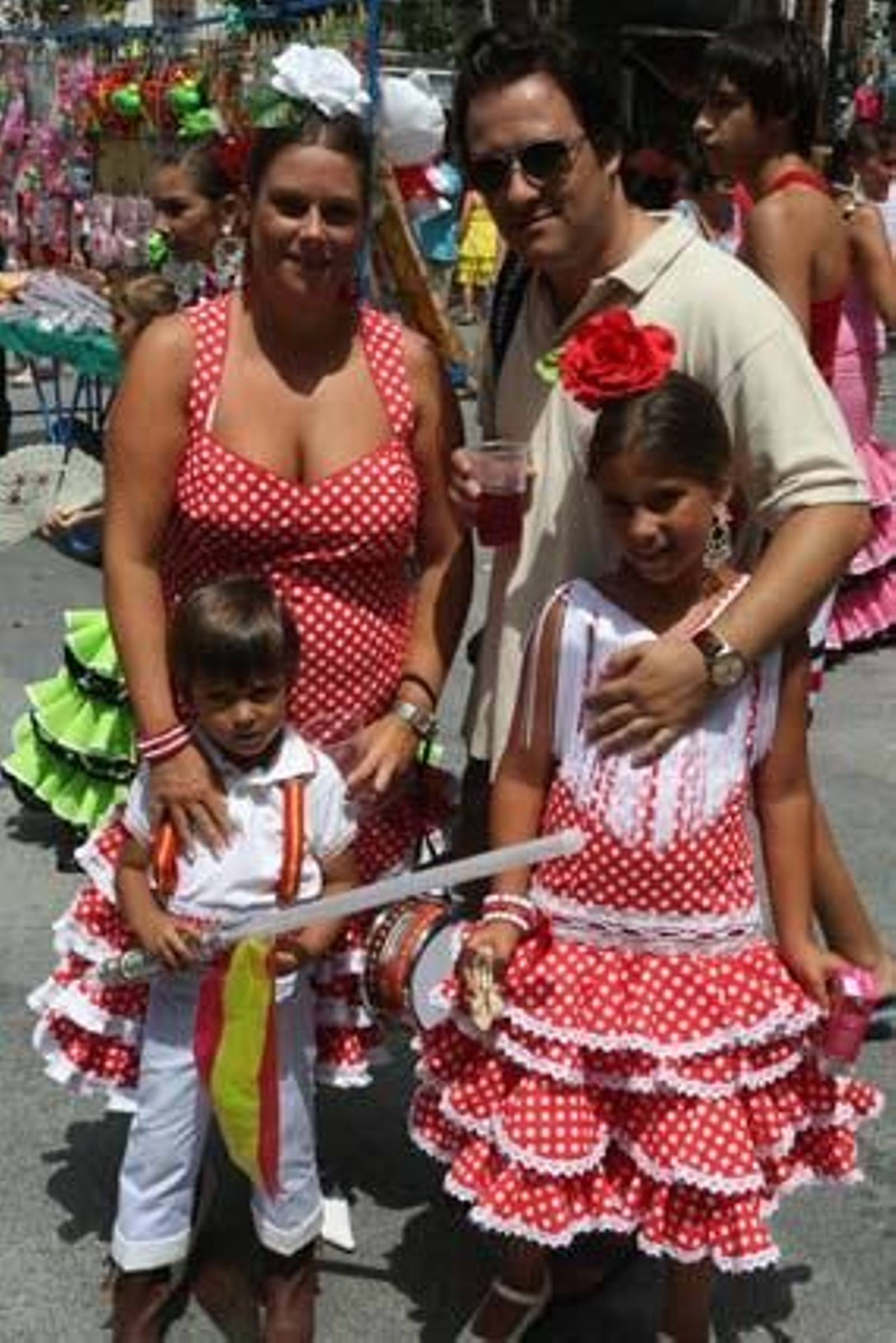Los linenses se volcaron en la celebración del Domingo Rociero y el Real y el centro tuvieron un gran ambiente

Foto: Paco Guerrero