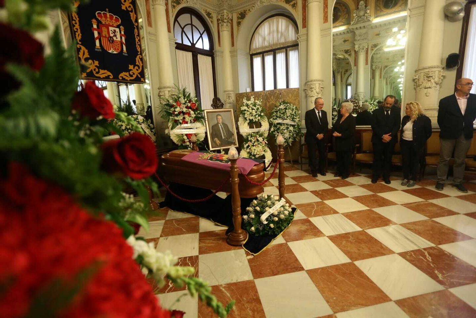 Fotos de la capilla ardiente de Manuel Alcántara