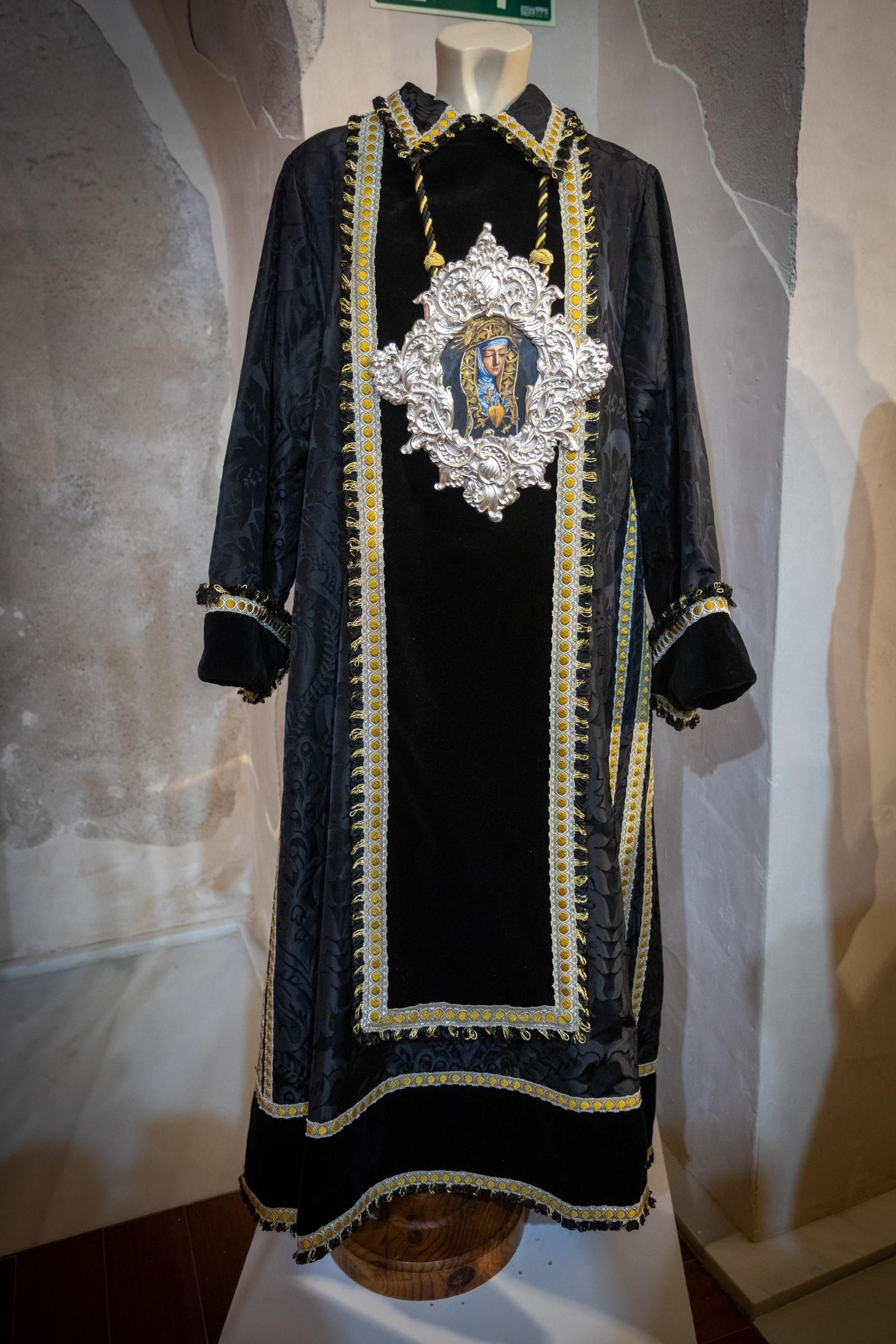 Las imágenes de la exposición Opera Nova, estrenos de las hermandades de San Fernando