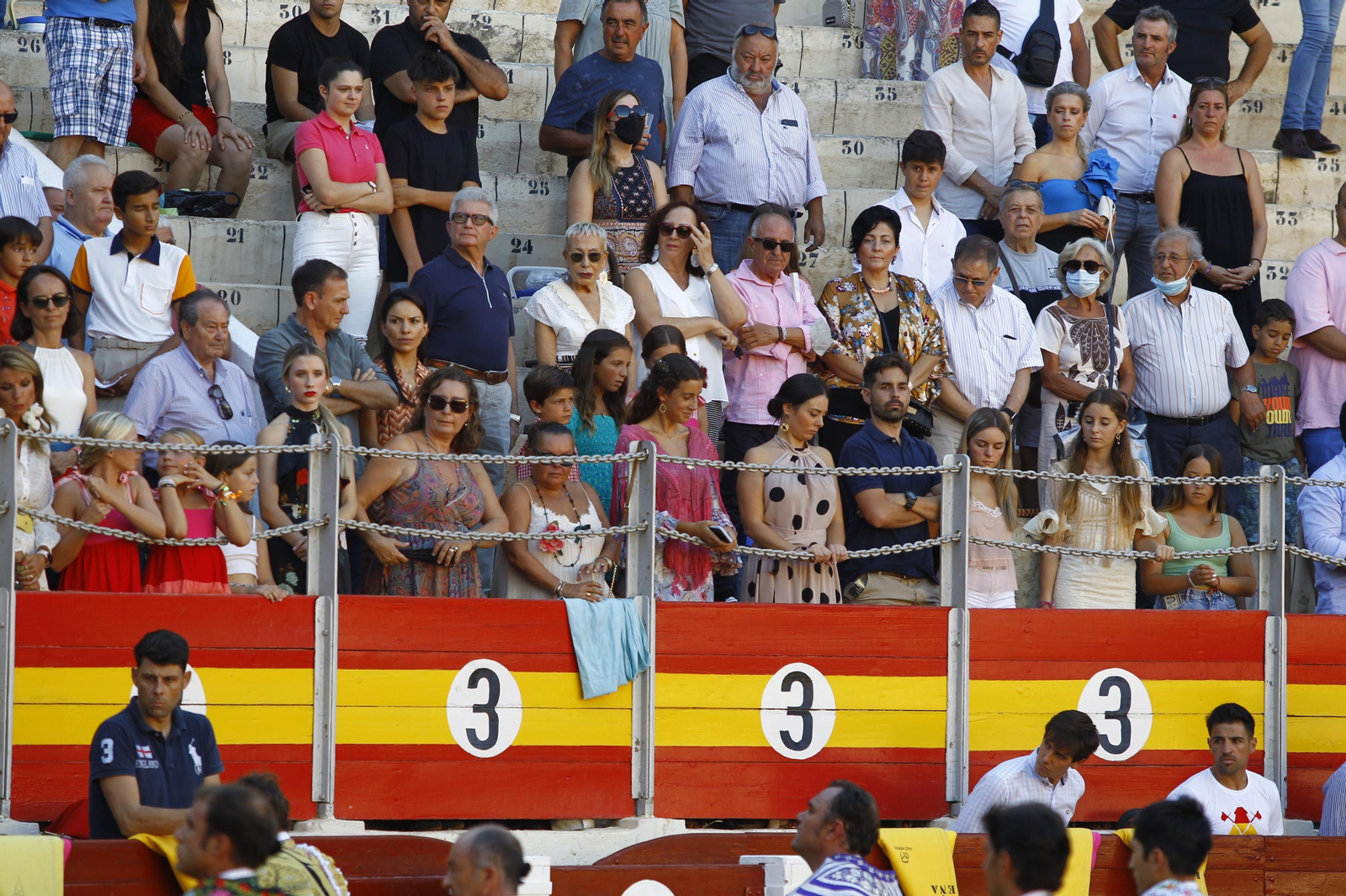 Las imágenes del ambiente del tendido en la novillada de la Feria Taurina de Almería