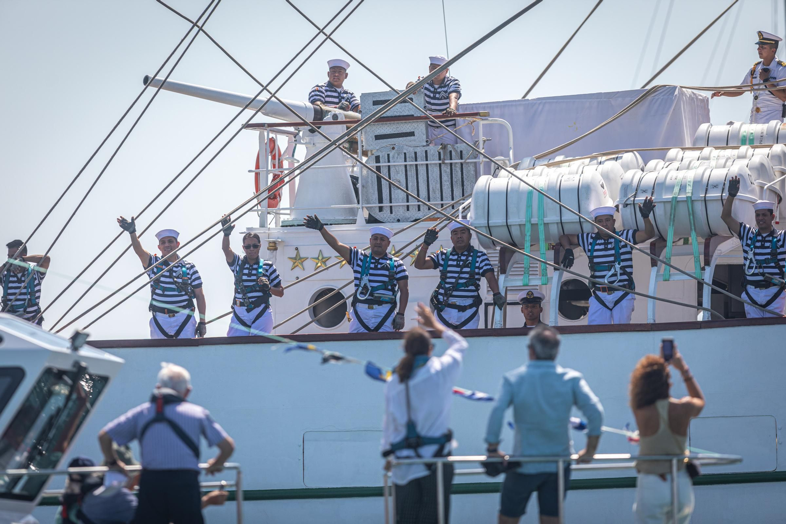 Imágenes de la parada naval desde el mar