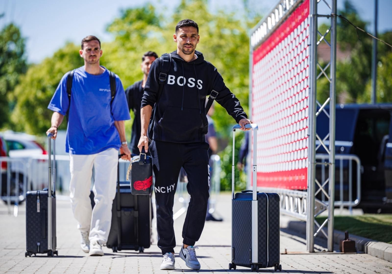 Jesús Navas se incorpora a la concentración de la selección en Las Rozas.