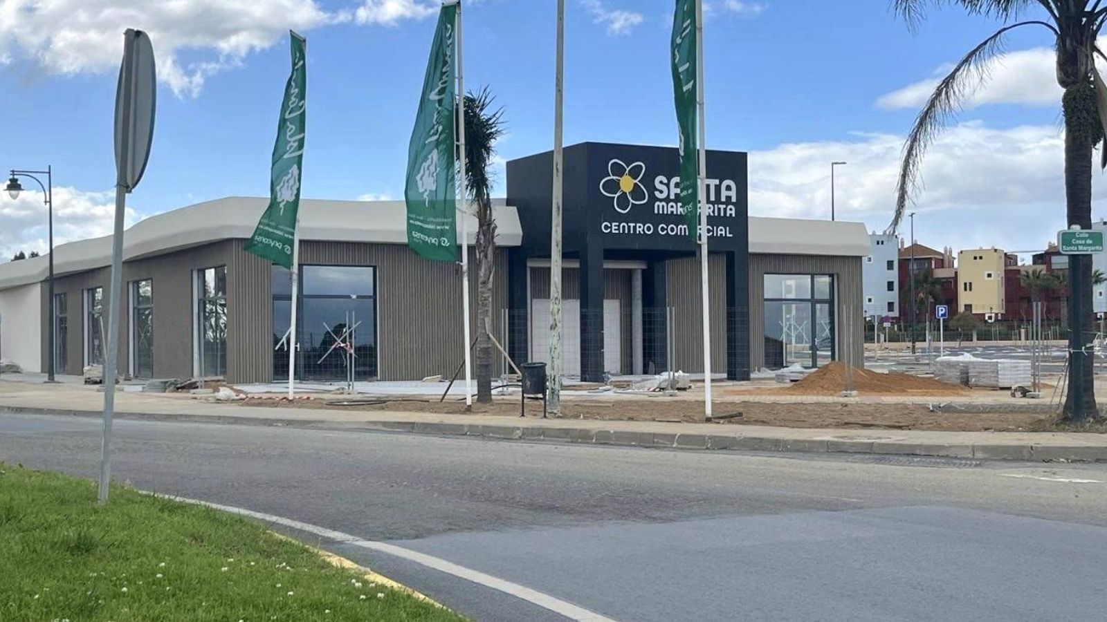 El citado centro comercial siendo puesto a punto, el pasado mes de abril El citado centro comercial siendo puesto a punto, el pasado mes de abril