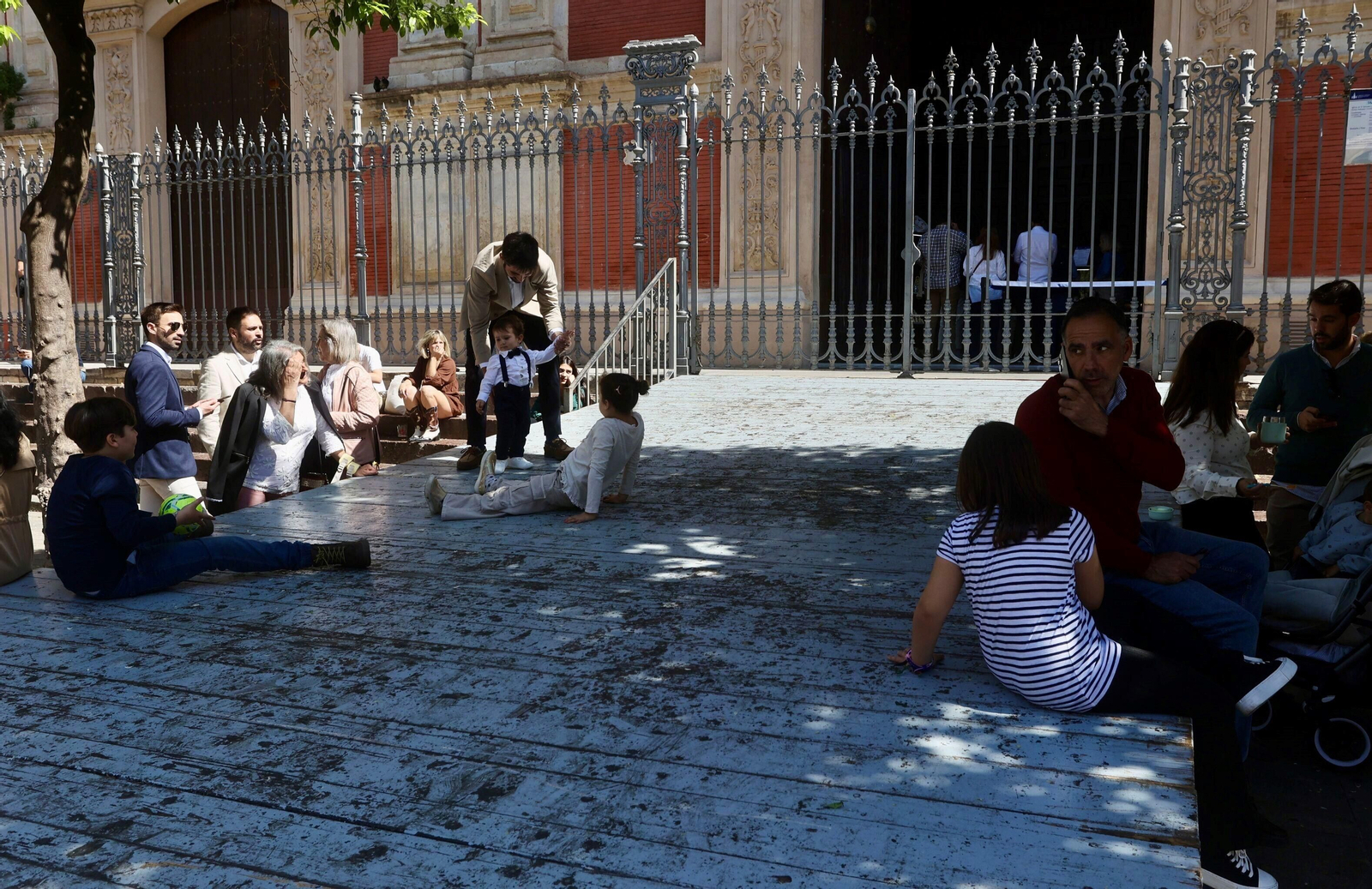 Sevilla, a rebosar en el último fin de semana del invierno