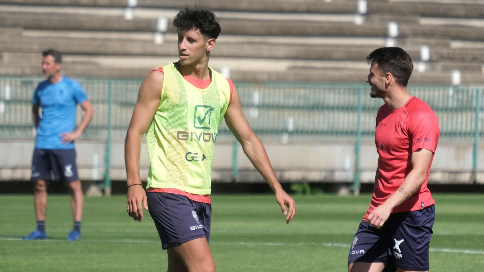 Marco Camus, en el entrenamiento del Córdoba CF, totalmente recuperado de su lesión.