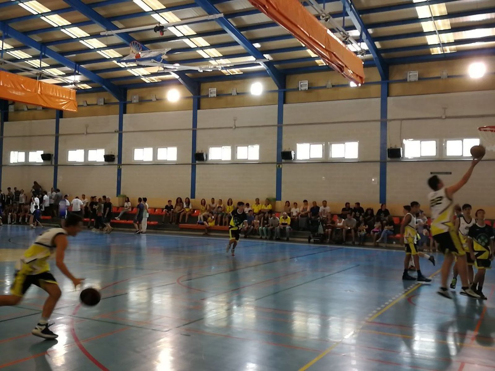 Imagen del partido Benalmádena-Ciudad de Melilla.