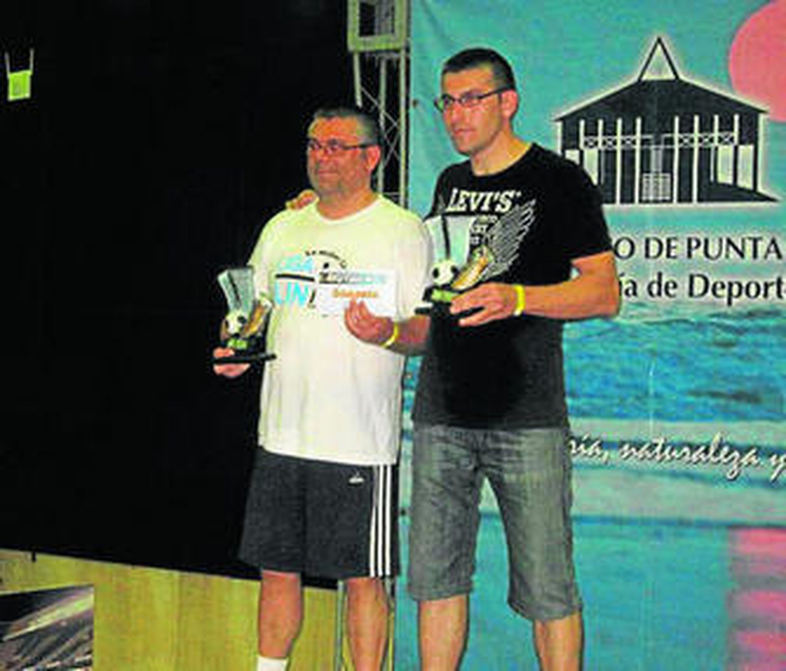 Pareja ganadora este año del Mundial de futbolín de Punta.