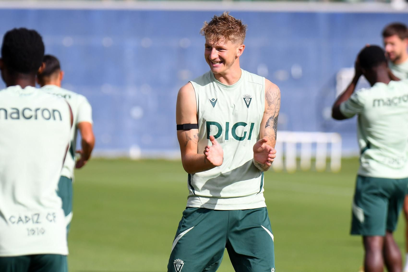 Pelayo Fernández en un entrenamiento del Cádiz.