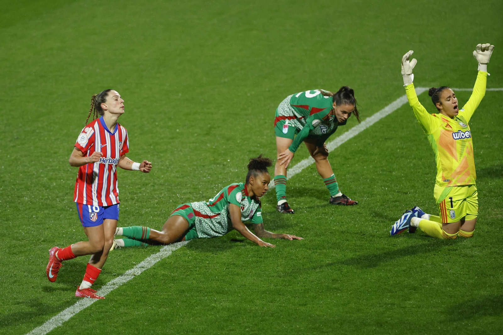 Las mejores imágenes de las semifinales entre Granada y Atlético de Madrid