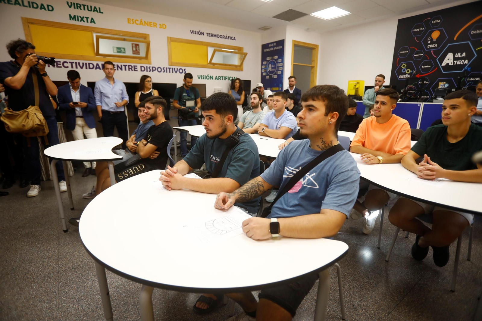 La vuelta a clase en los institutos de Córdoba, en imágenes