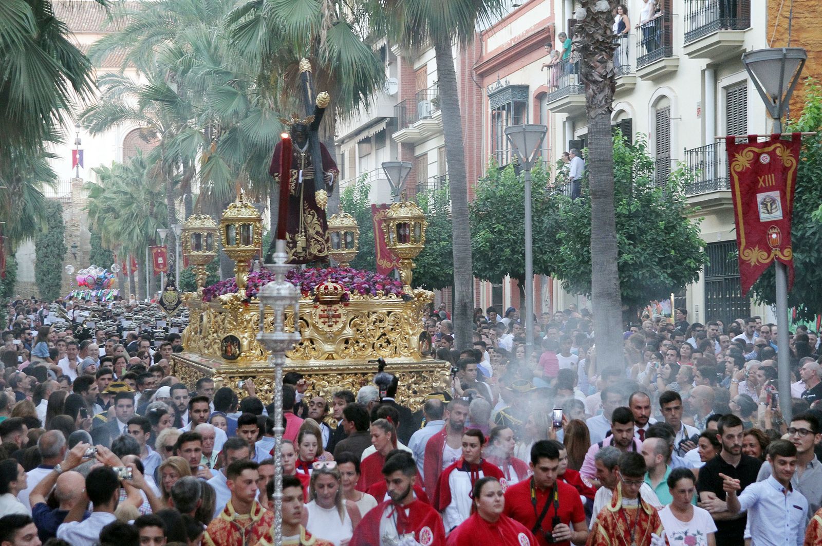 Imágenes del Señor de Pasión en la procesión del centenario de la hermandad