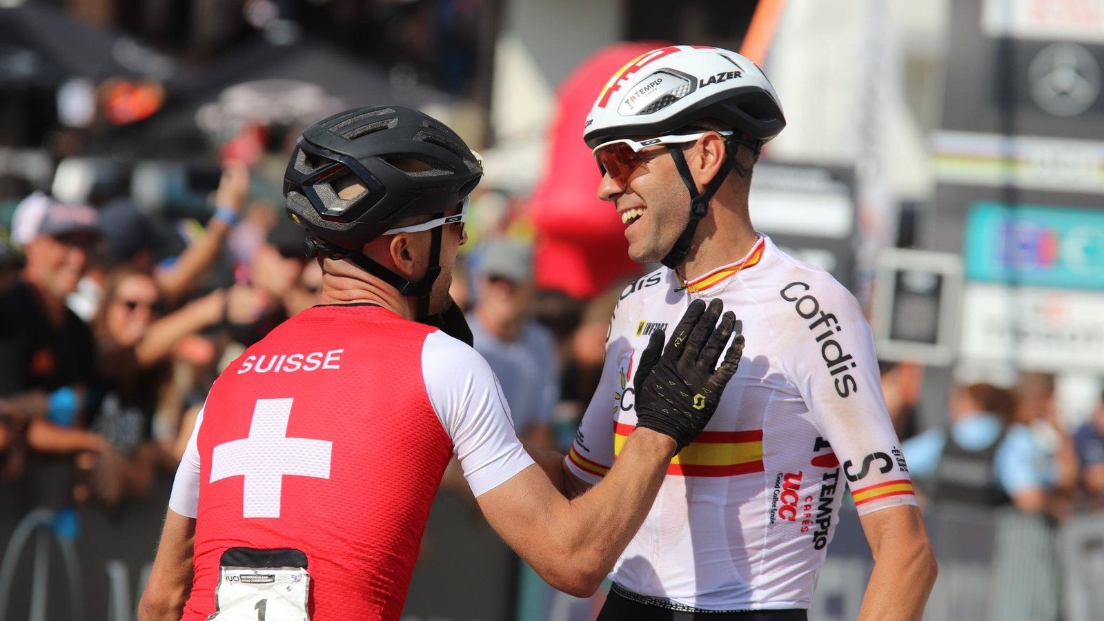 Valero saludo al campeón, el suizo Schurter.