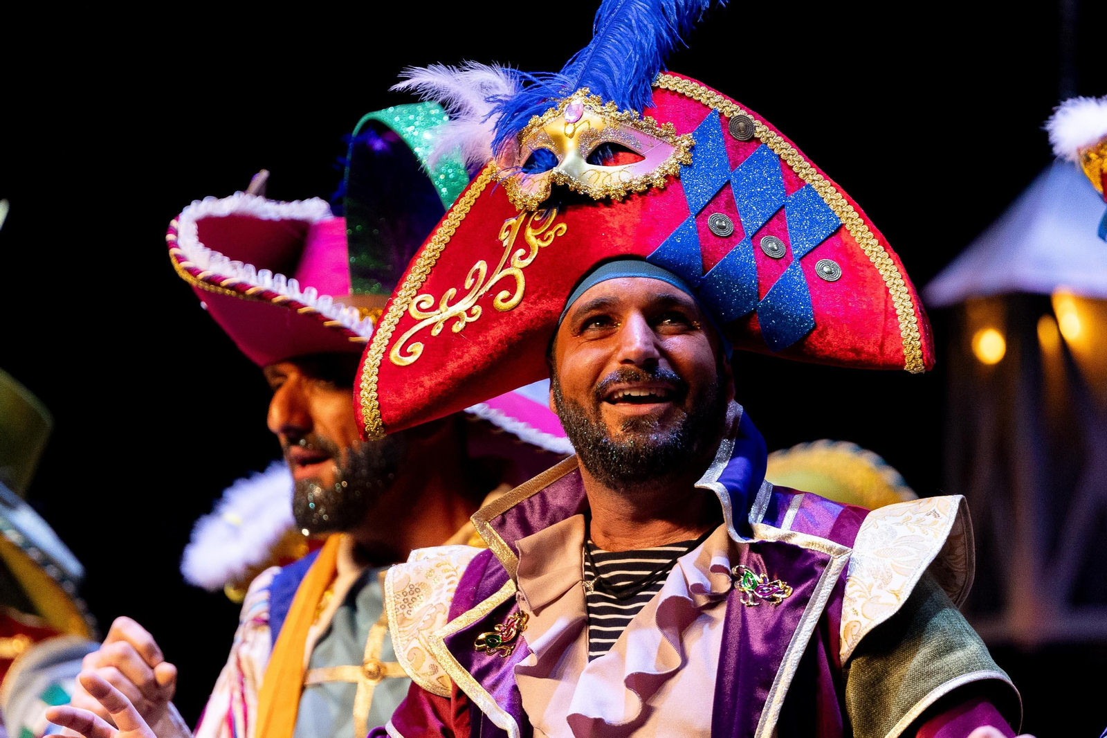 Imágenes de la actuación de la comparsa de Huelva "La Colombina" en el Carnaval Colombino