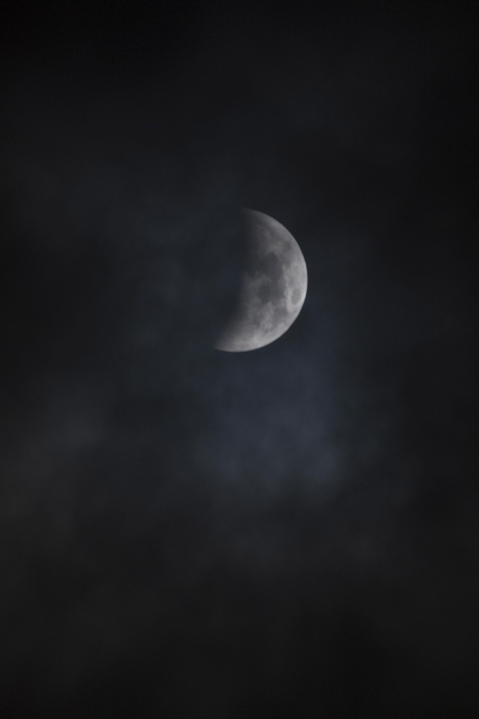 El eclipse lunar visto desde Suiza.