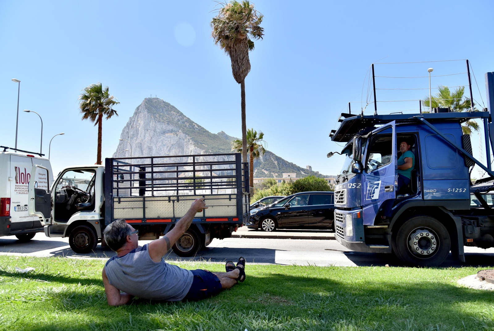 Imagen de archivo de las colas en la Verja.