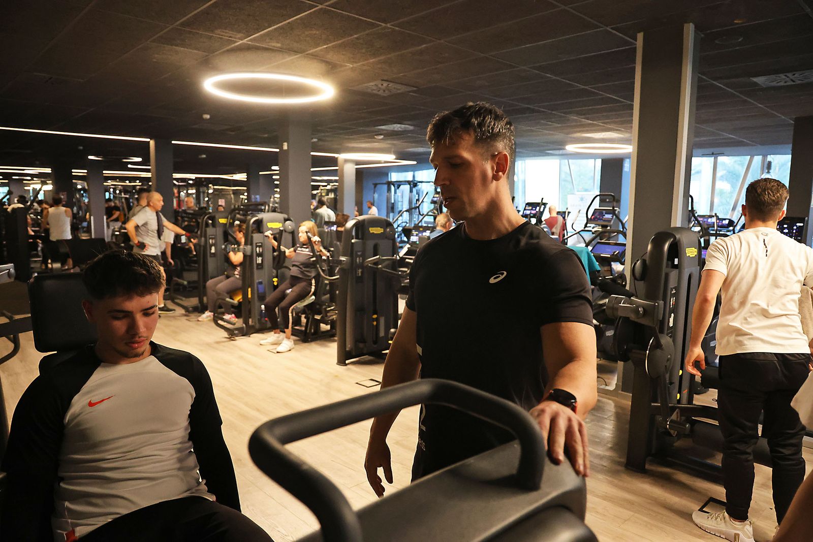 Las fotos de la vuelta al gimnasio en Huelva: El O2 se llena con los propósitos de enero