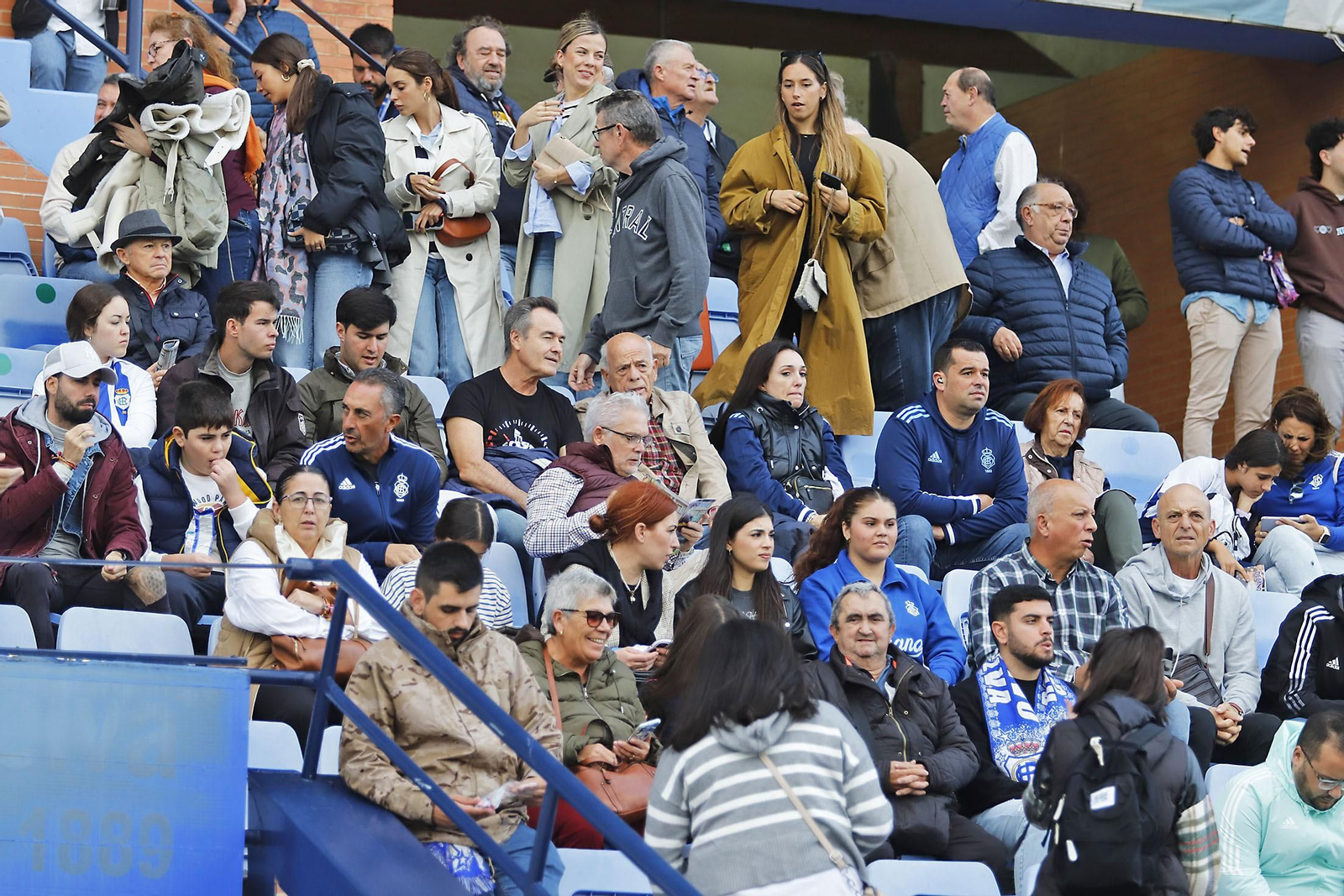 Imágenes del ambiente en el Recreativo de Huelva - San Fernando