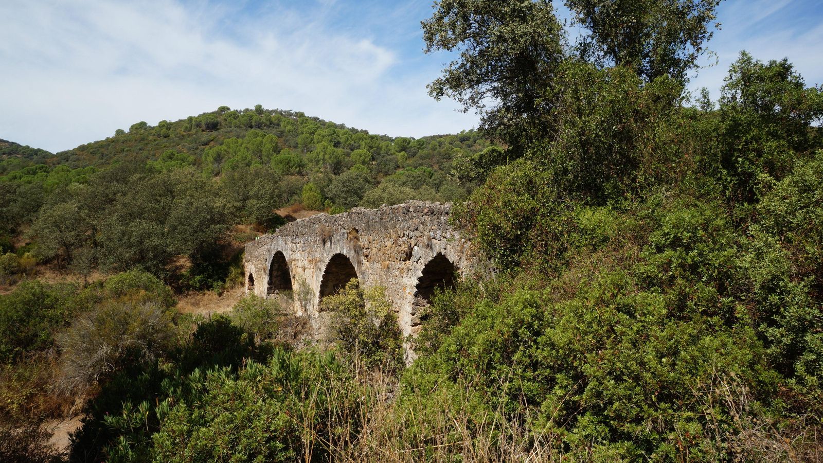 Puente Romano sobre el Guadanuño.