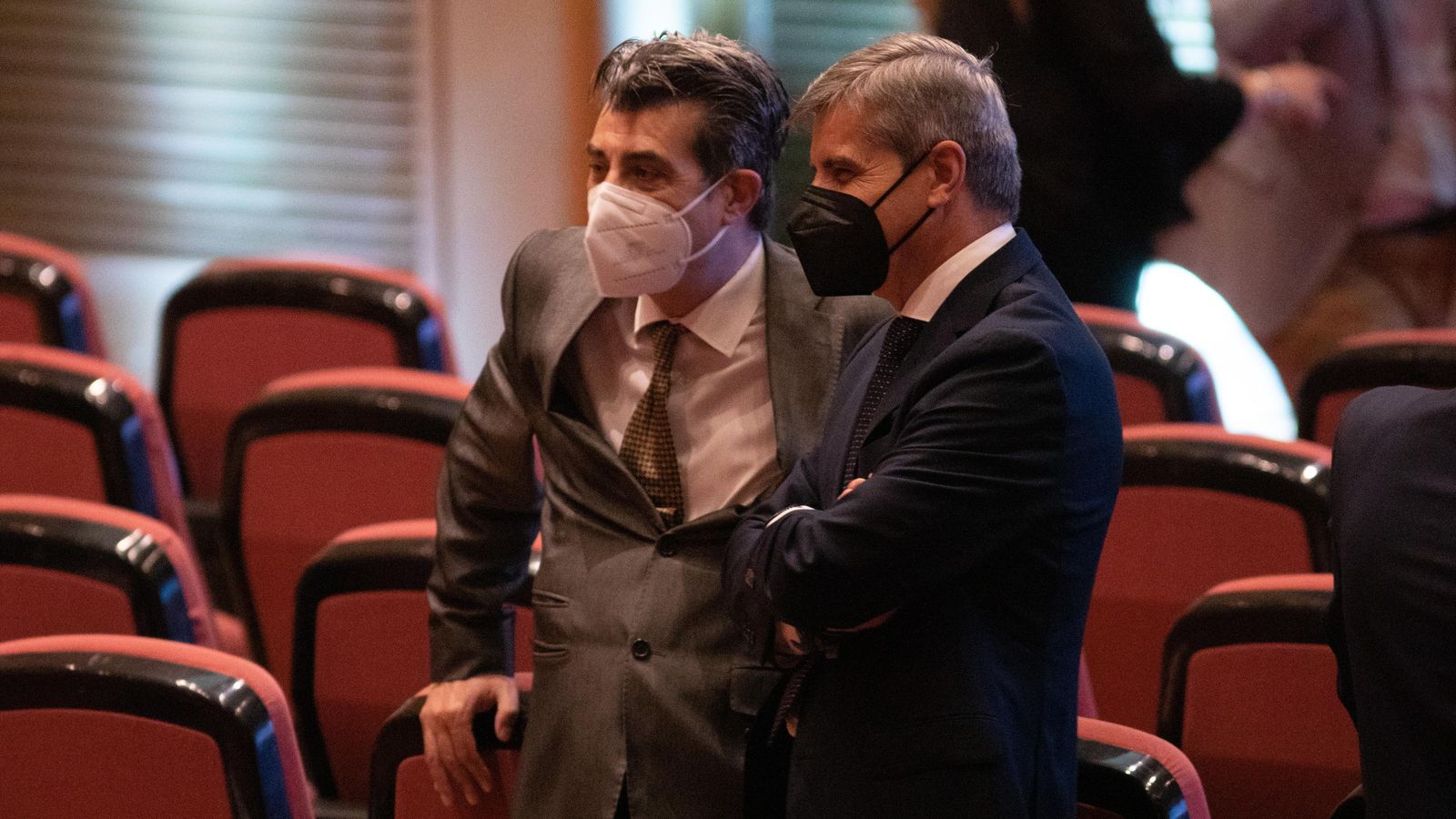 Reunión de los concejales del Ayuntamiento de Granada en la visita de los Reyes