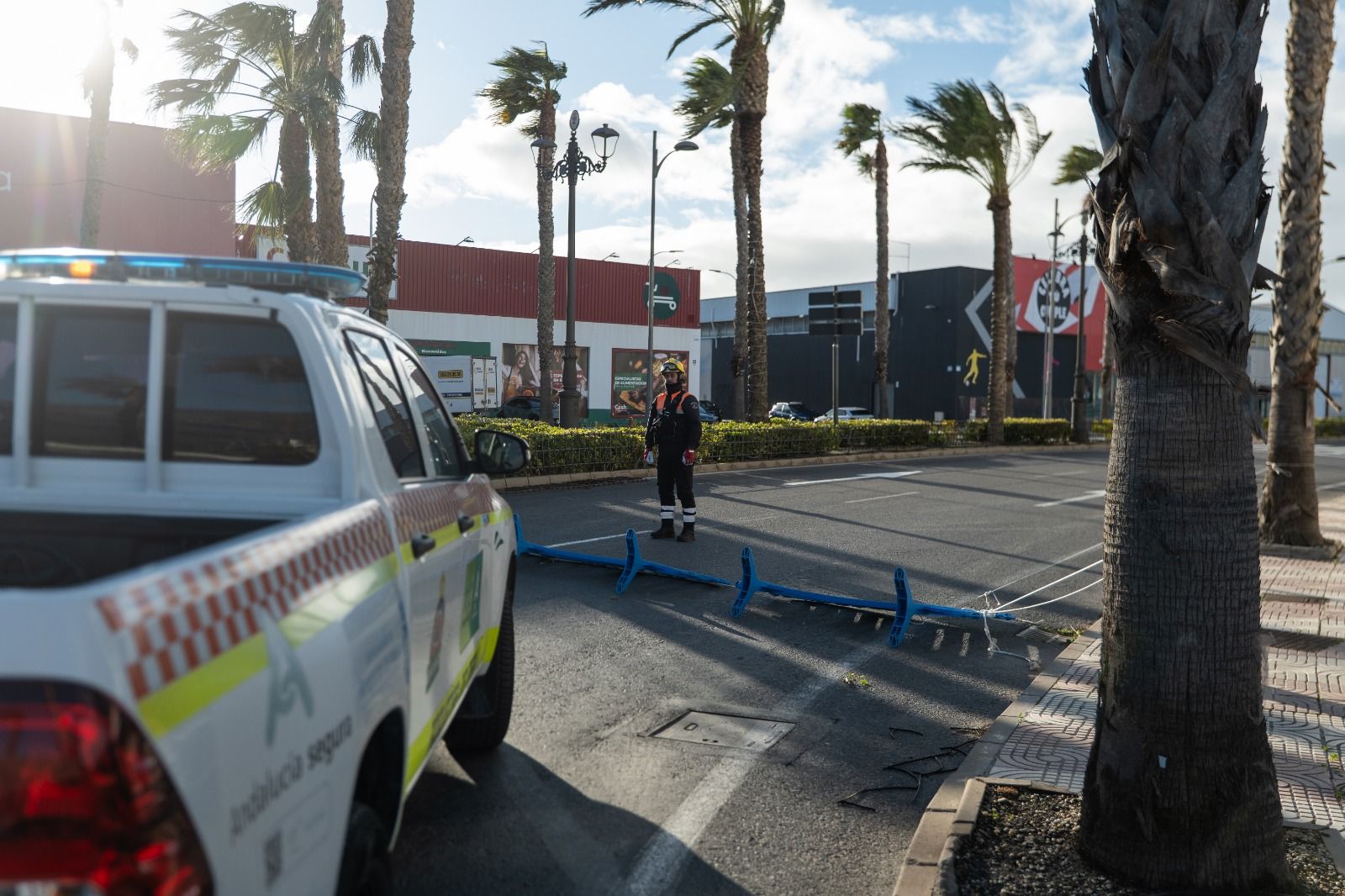 Roquetas planta cara a la borrasca Leonardo: un despliegue humano y técnico frente al temporal