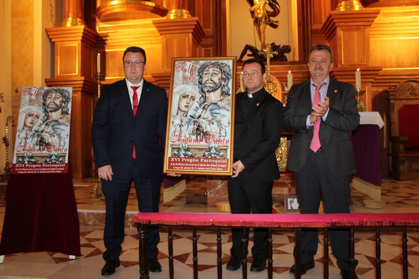 Recuerdo al párroco tras su exaltación.