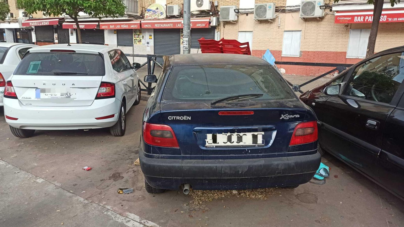 El Citroën Xsara que servía de morada al marroquí muerto a puñaladas.