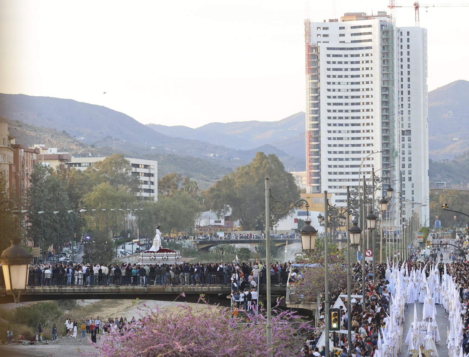 Cautivos en el Lunes Santo de Málaga, en fotos