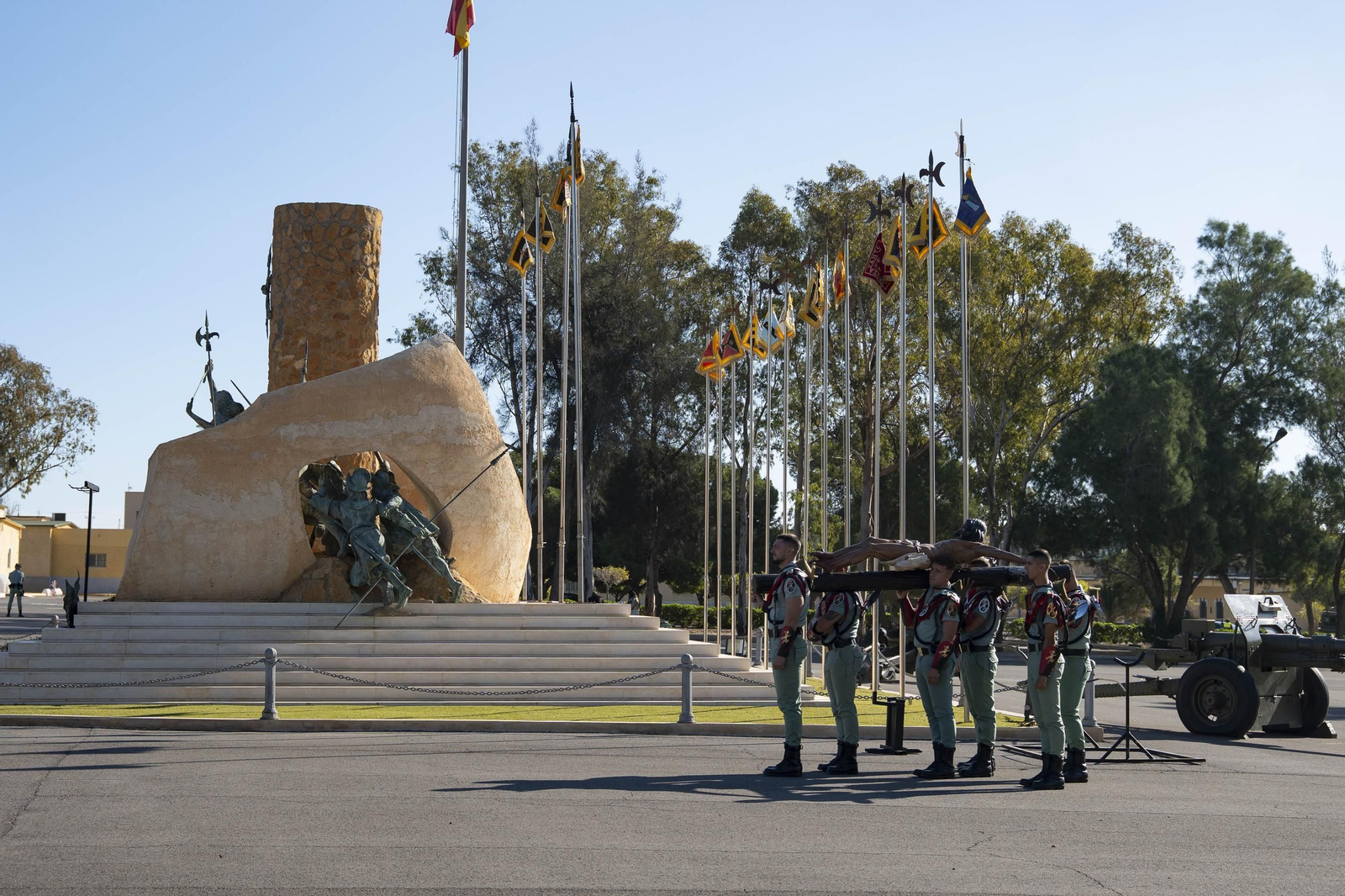 Así conmemora el día de la Inmaculada Concepción la Brigada de la Legión en Almería y despide al contingente que parte a Eslovaquia
