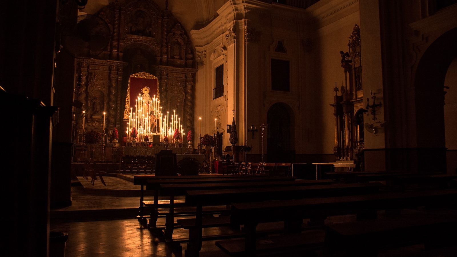 La Estrella ilumina San Jacinto durante sus solemnes cultos