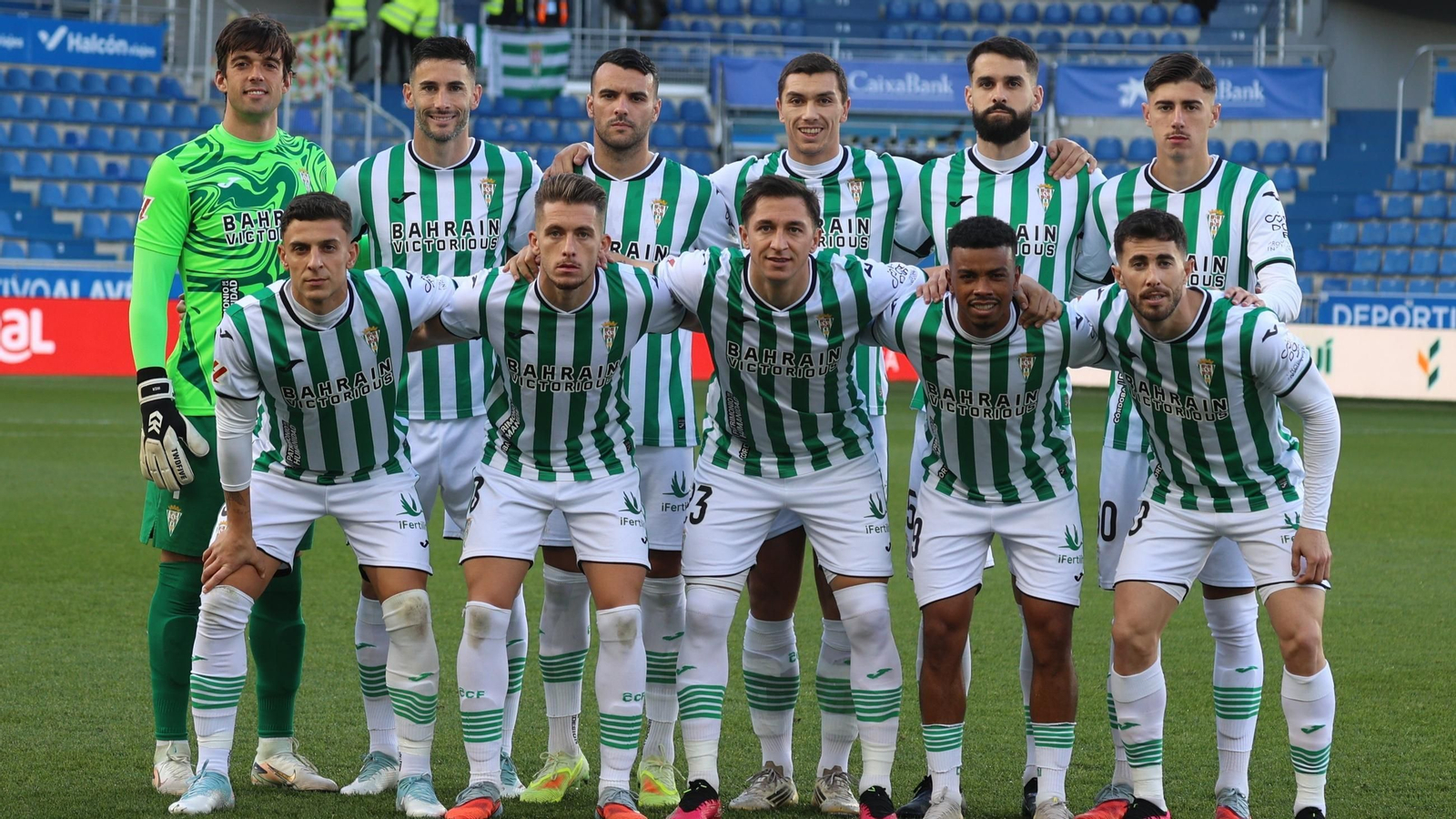El once inicial del Córdoba CF en el partido ante el Mirandés en Mendizorroza.