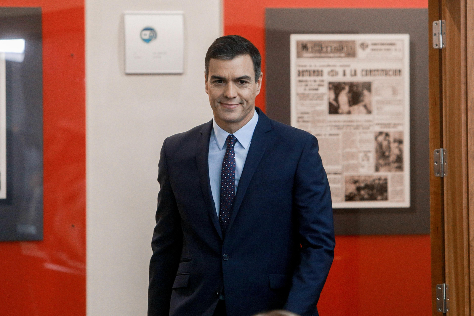 El presidente del Gobierno en funciones, Pedro Sánchez, antes de comparecer ayer ante los medios en La Moncloa.