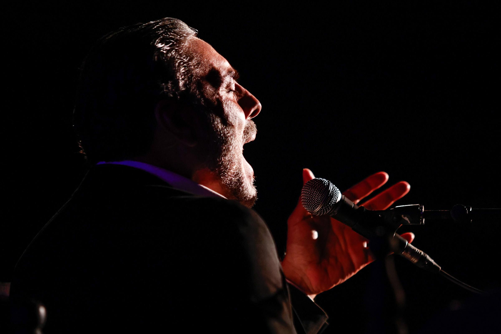 Pedro el Granaíno hace vibrar la Abadía del Sacromonte durante I Bienal de Flamenco de Granada: en imágenes