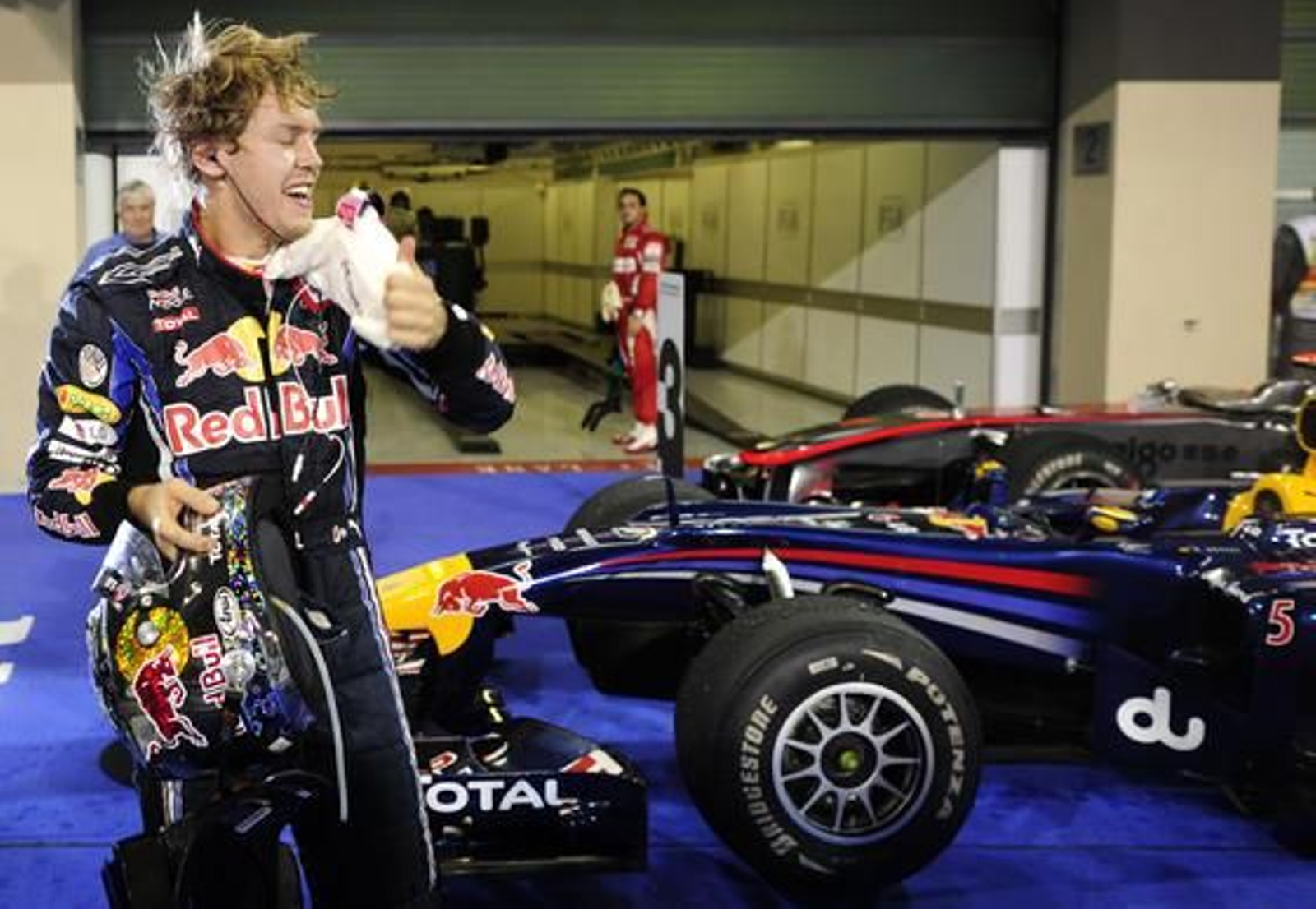 Sebastian Vettel celebra en Abu Dhabi su título mundial.

Foto: AFP Photo