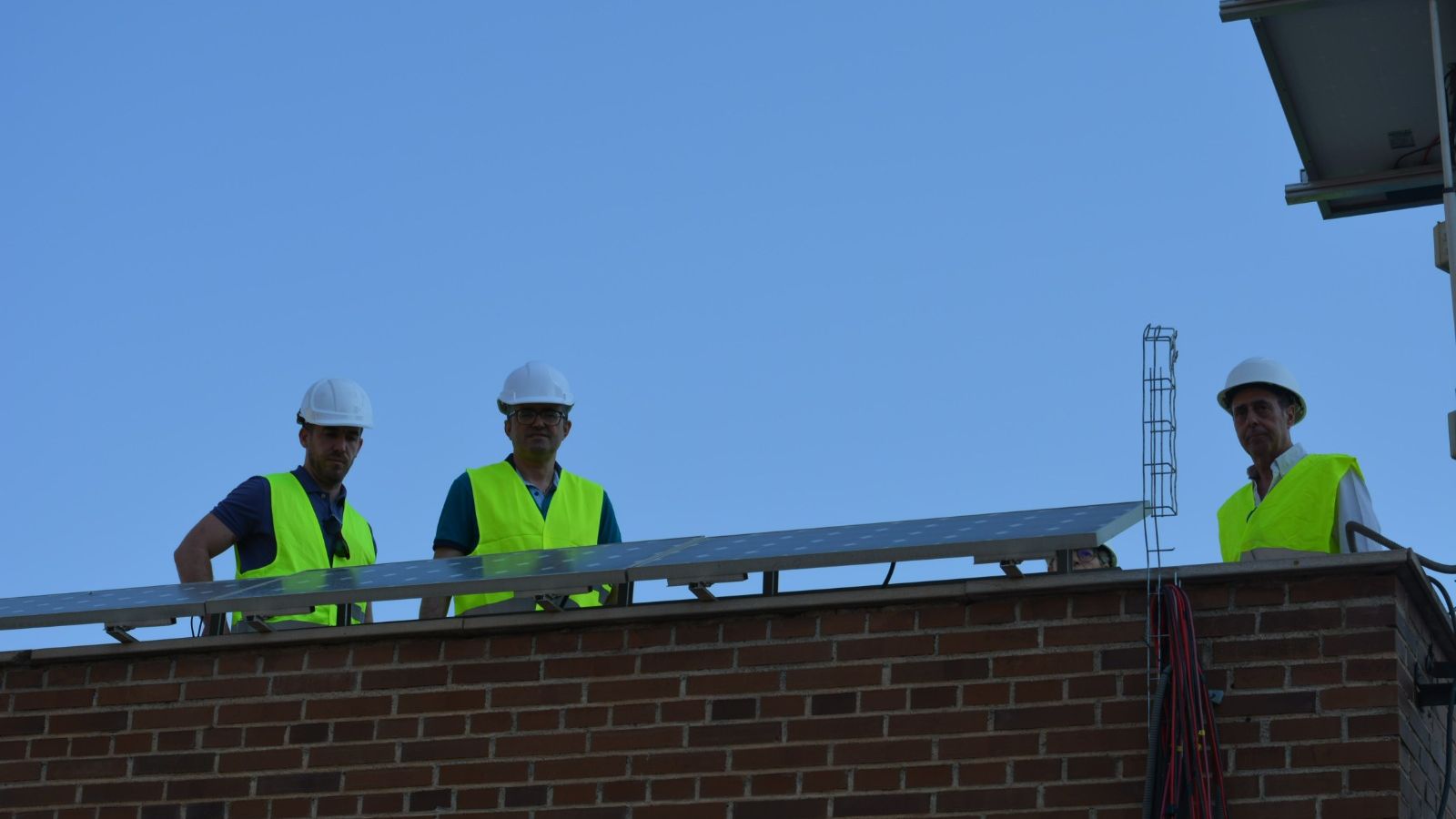 El delegado territorial de Empleo, Empresa y Trabajo Autónomo de la Junta en Granada, Javier Martín Cañizares, visita las obras