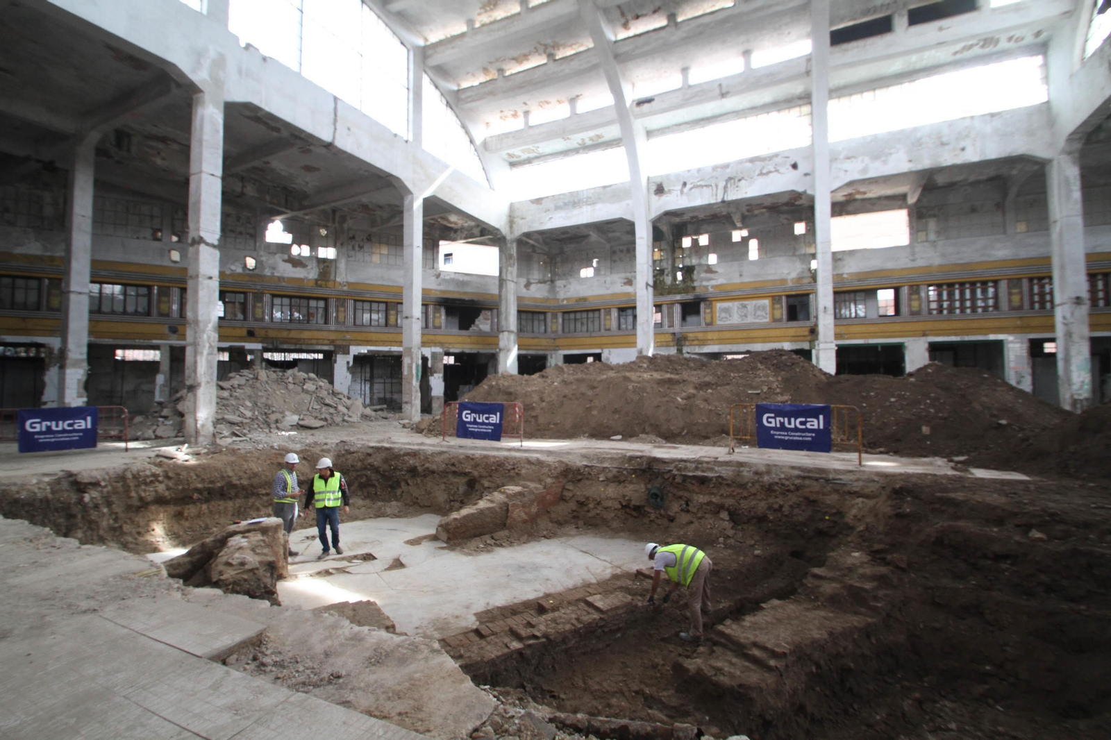 La visita del alcalde a las obras del Mercado Puerta de la Carne, en imágenes