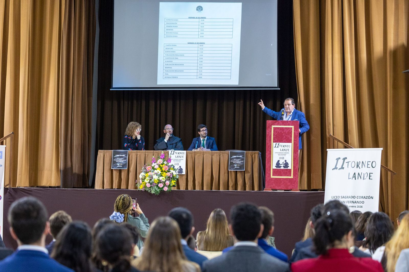 Las imágenes del torneo de la Liga Andaluza de Debate Escolar celebrada en el Liceo de San Fernando