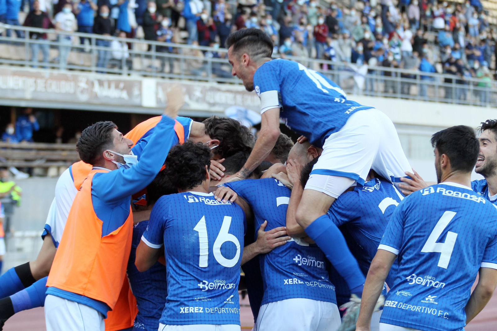 Imágenes del Xerez DFC contra Salerm Puente Genil en Chapín