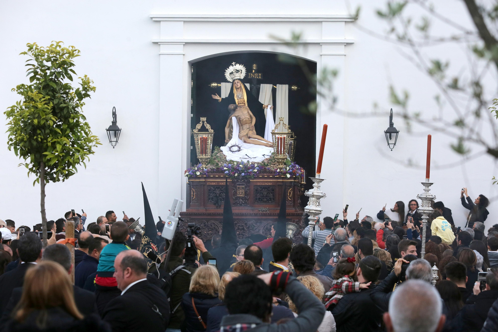 Imágenes de la Hermandad de Nuestra Señora de las Angustias, Santo Entierro de Cristo y Soledad de María
