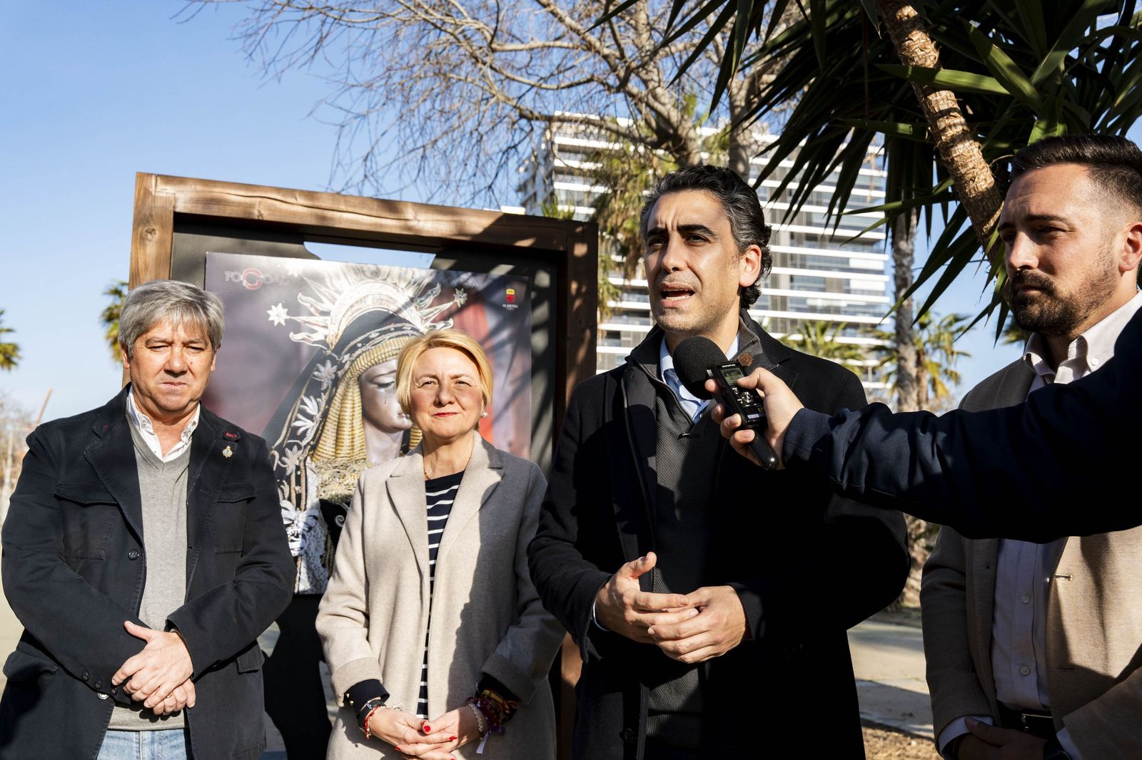 Exposición "La otra mirada" de los Fotógrafos Cofrades de Almería Focoal, en imágenes