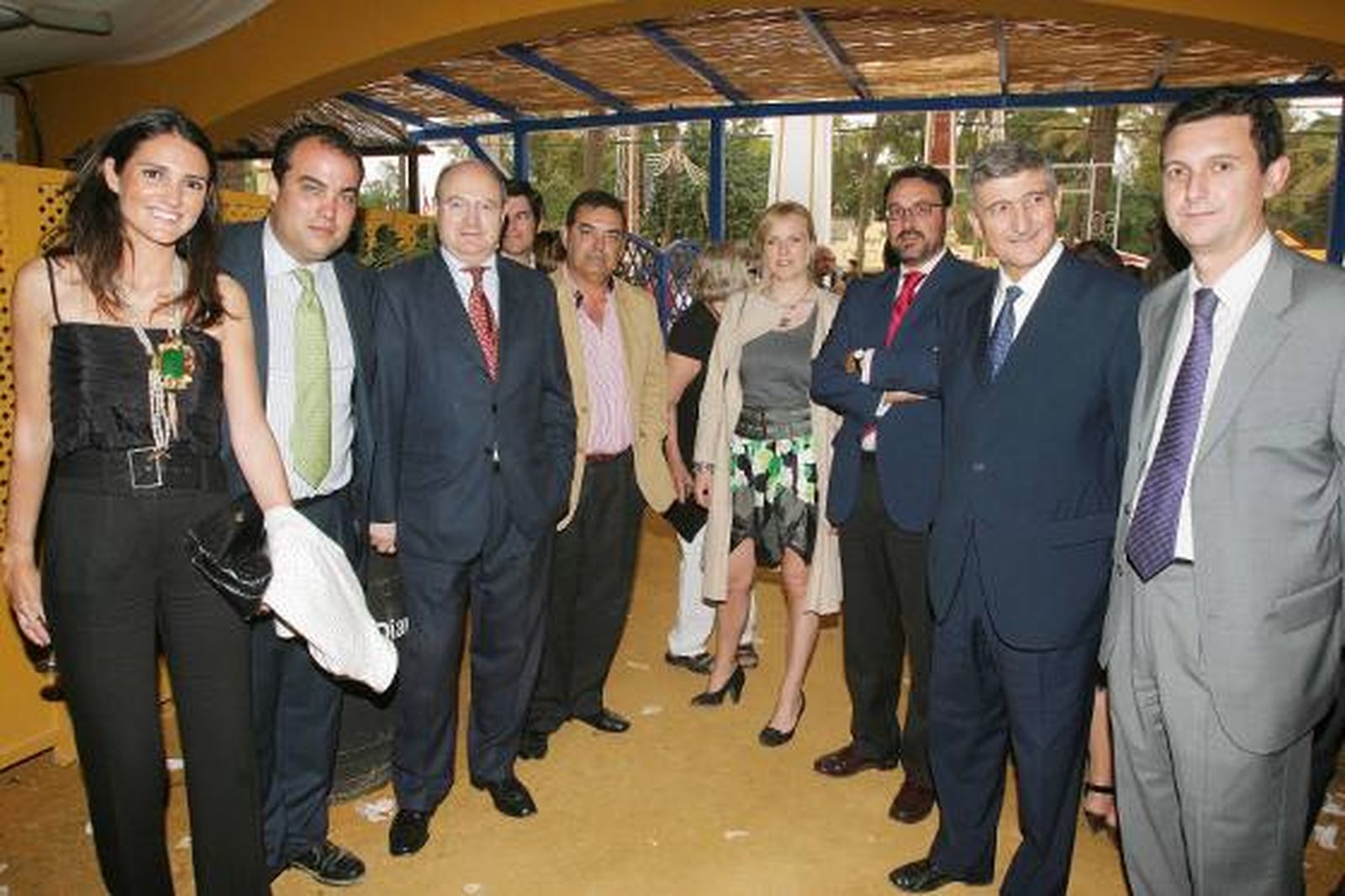 David Fernández, junto a Carmelo Rupérez, Manuel Lozano, Anna Houskuldsom, Tomás Arangues, presidente del Grupo Caballero y Miguel Berraquero, gerente del Diario.

Foto: Vanesa Lobo