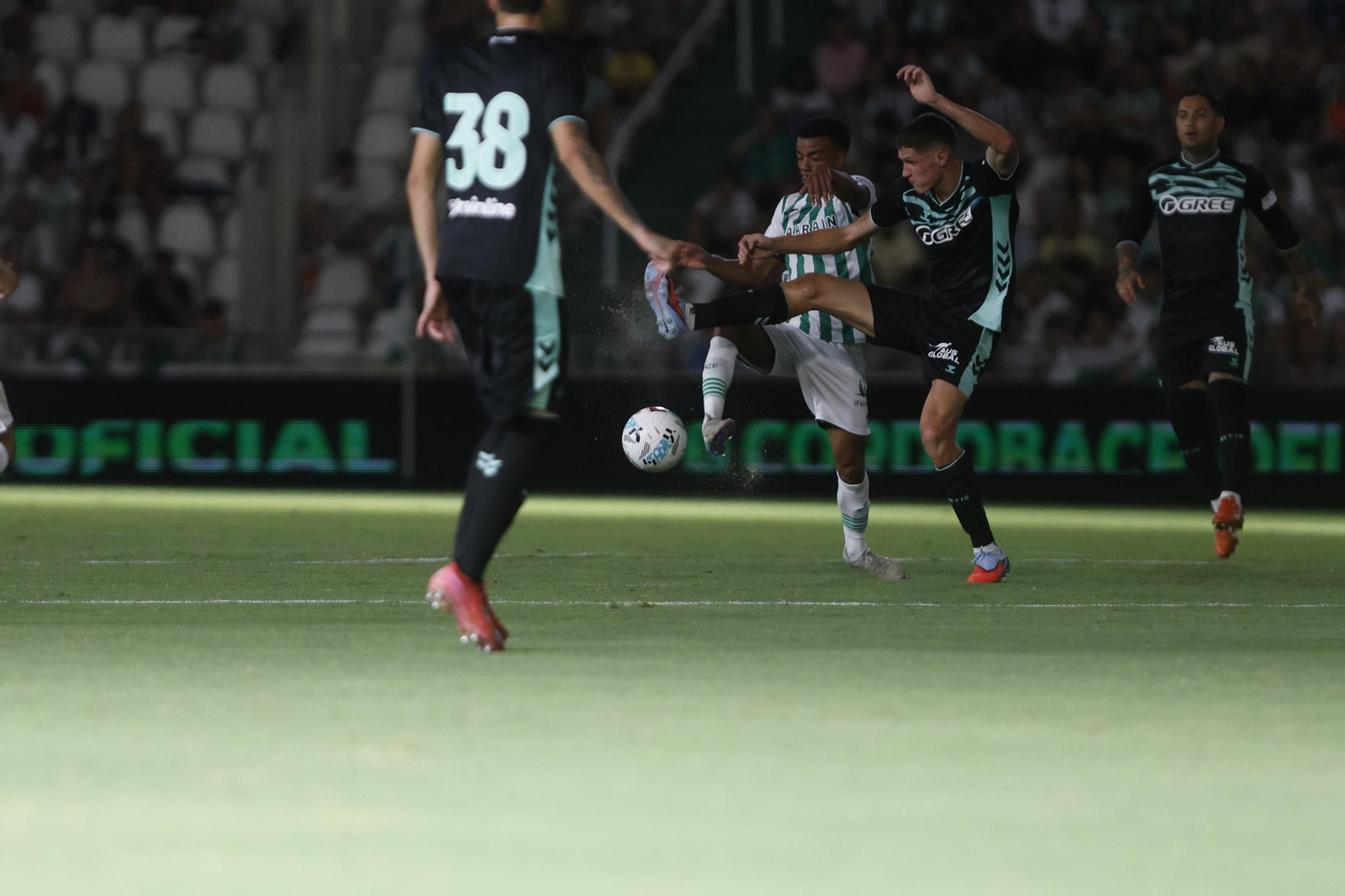 Las mejores fotos del partido en El Arcángel entre el Córdoba CF y el Real Betis